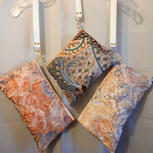 New Make-Up Cosmetics Toiletries Travel Satin Bags Hanging Wristlet Florals